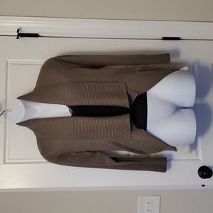Cardigan with drape cut
